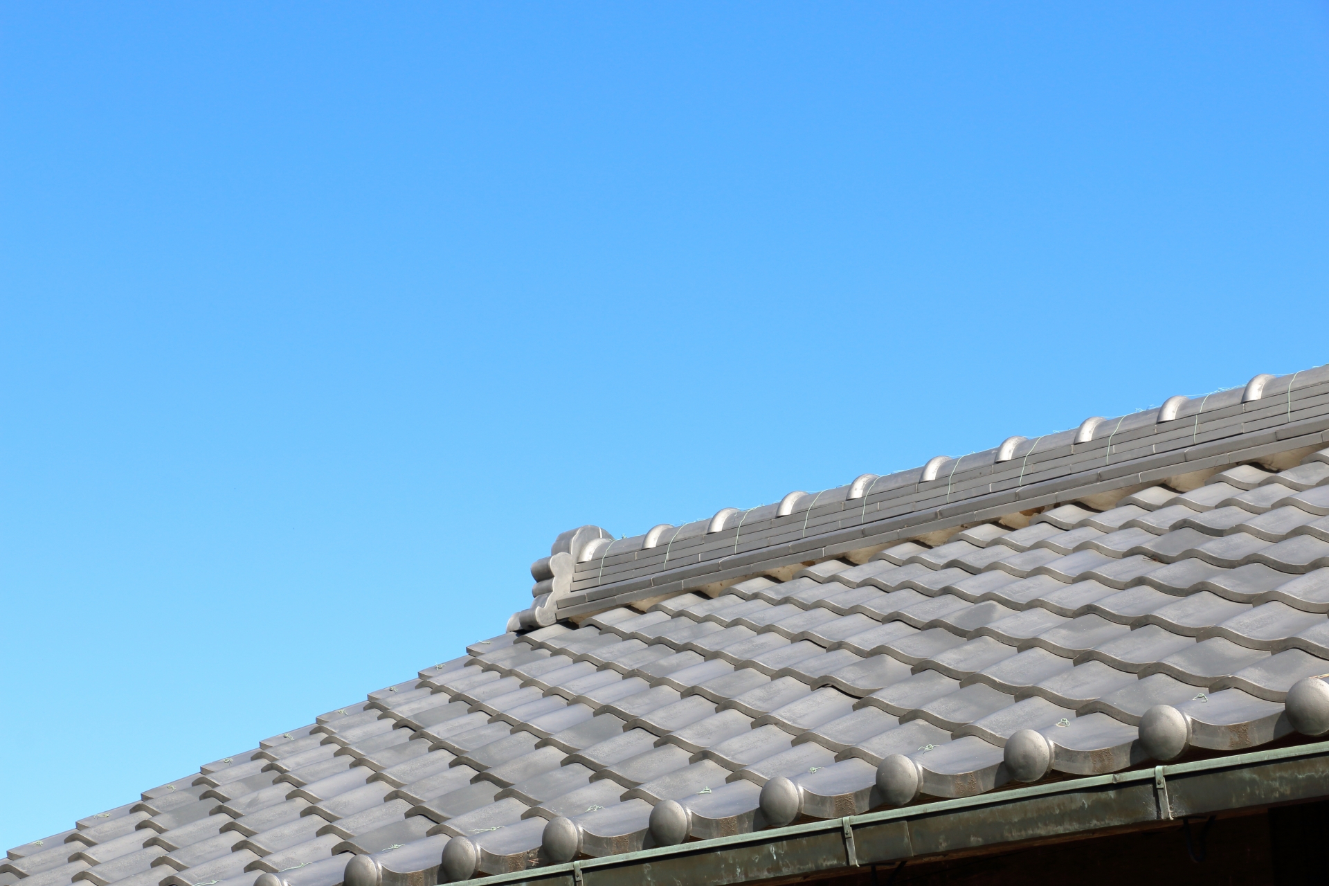 鳥取の屋根修理｜雨樋・料金や見積り相談受付中「大東工務店」